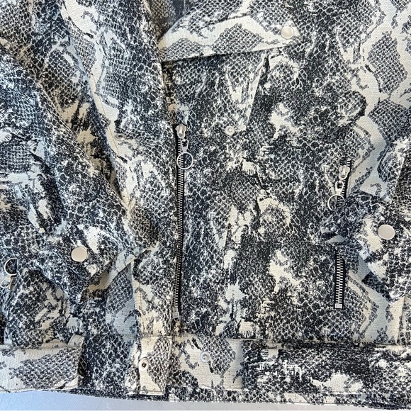 ZARA Snake Animal Print w Belt Buckle 1/2 Zipper Biker Moto Biker Jacket Sz M - Picture 14 of 16